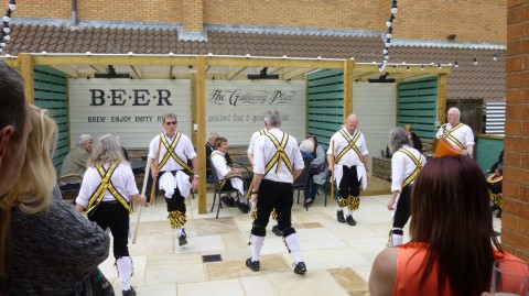 Morris Dancing in the Essex Skipper (Frinton)'s beer garden